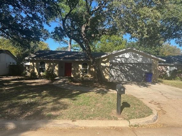 1019  Aspen Lane , Mansfield Texas 76063