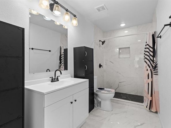 1035  Warden Street , Benbrook Texas 76126