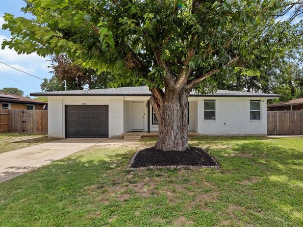 1035  Warden Street , Benbrook Texas 76126