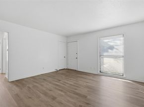 613 W Hammond Street , Lancaster Texas 75146