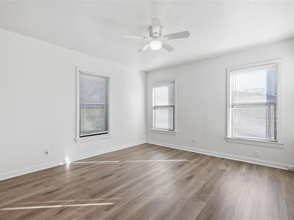 613 W Hammond Street , Lancaster Texas 75146