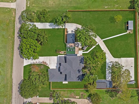 301  Paint Pony Trail N, Fort Worth Texas 76108