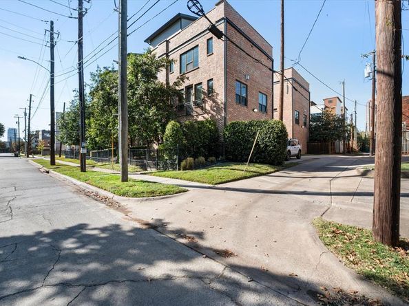 1900  Caddo Street  4, Dallas Texas 75204