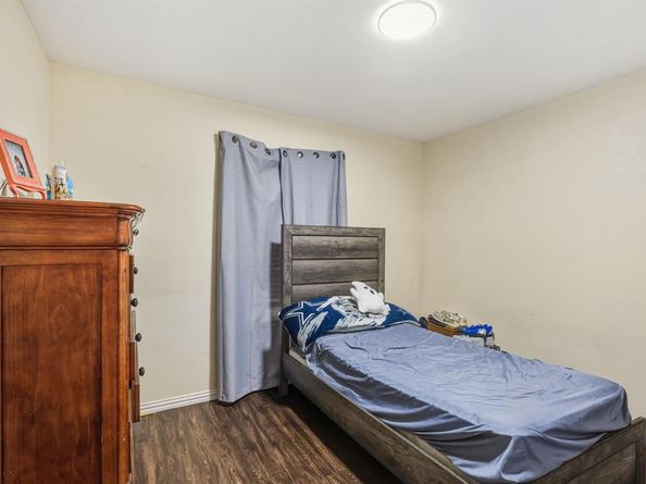 3402  Toronto Street , Dallas Texas 75212