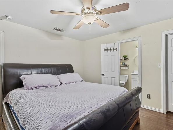 3402  Toronto Street , Dallas Texas 75212