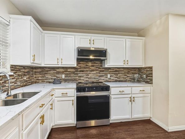 3402  Toronto Street , Dallas Texas 75212