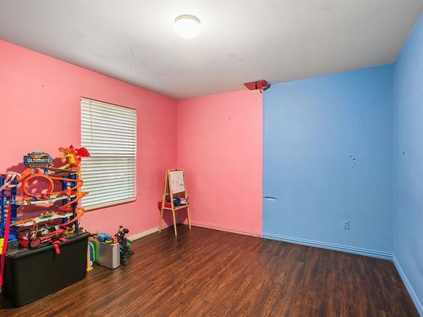 3402  Toronto Street , Dallas Texas 75212