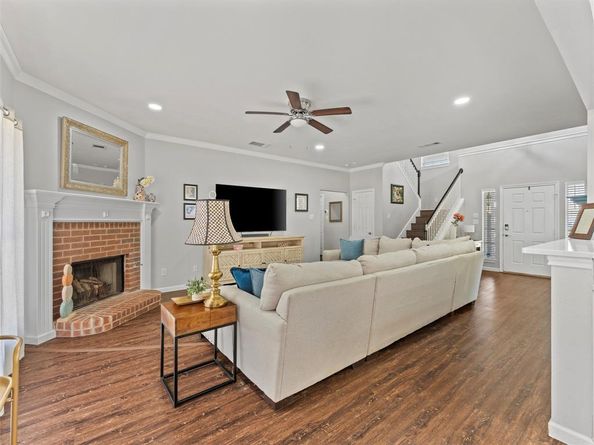 906  Parkhill Drive , Mansfield Texas 76063