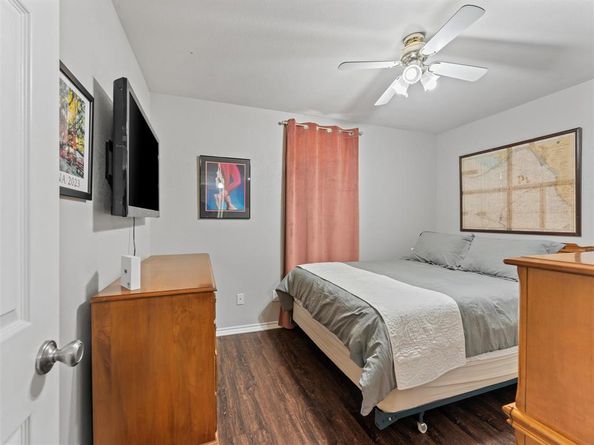 906  Parkhill Drive , Mansfield Texas 76063