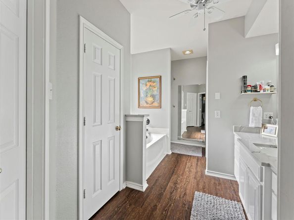 906  Parkhill Drive , Mansfield Texas 76063