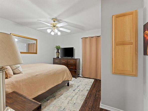 906  Parkhill Drive , Mansfield Texas 76063