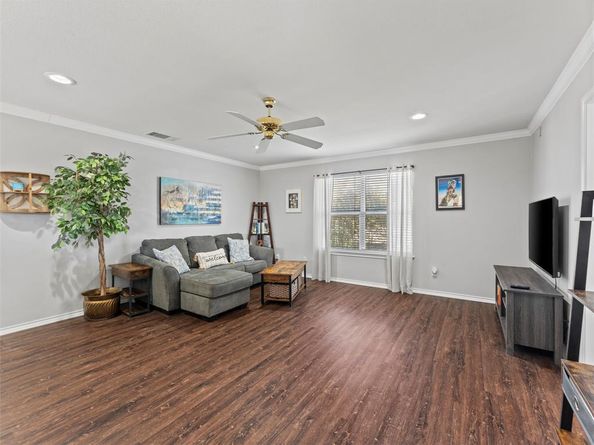 906  Parkhill Drive , Mansfield Texas 76063