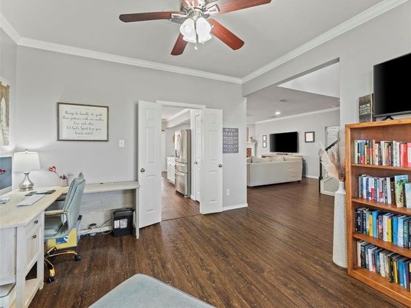 906  Parkhill Drive , Mansfield Texas 76063