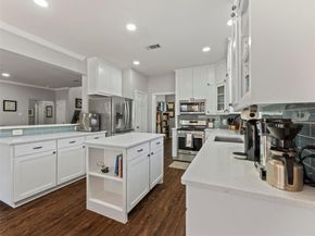 906  Parkhill Drive , Mansfield Texas 76063