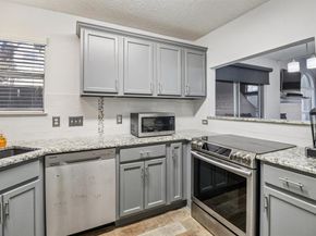 824  Greenridge Drive , Arlington Texas 76017