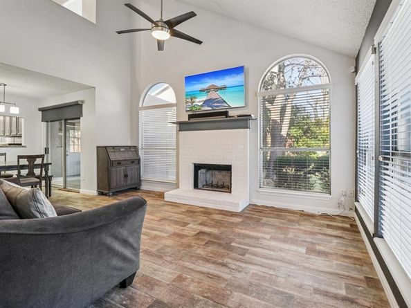 824  Greenridge Drive , Arlington Texas 76017