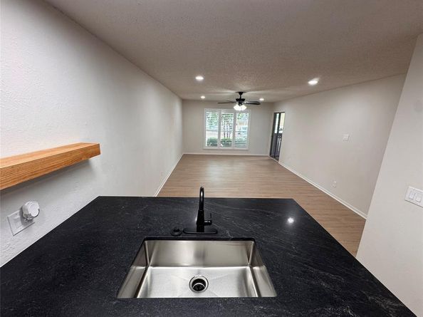 4859  Cedar Springs Road  150, Dallas Texas 75219