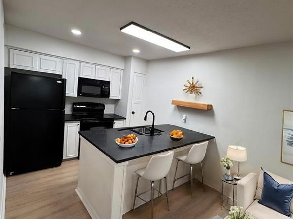 4859  Cedar Springs Road  150, Dallas Texas 75219