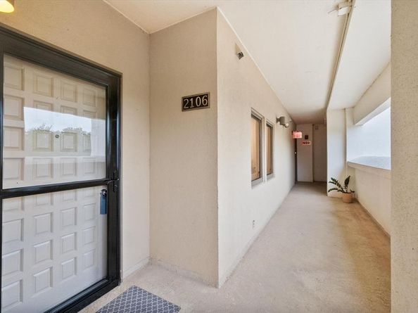 2106  Reflection Bay Drive , Arlington Texas 76013