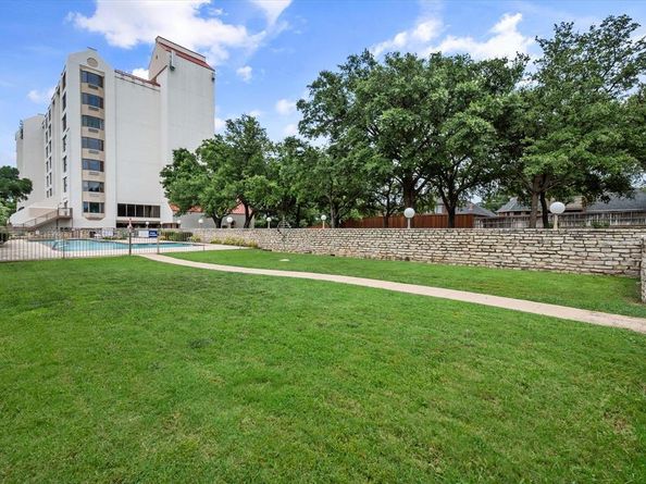 2106  Reflection Bay Drive , Arlington Texas 76013