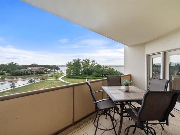 2106  Reflection Bay Drive , Arlington Texas 76013