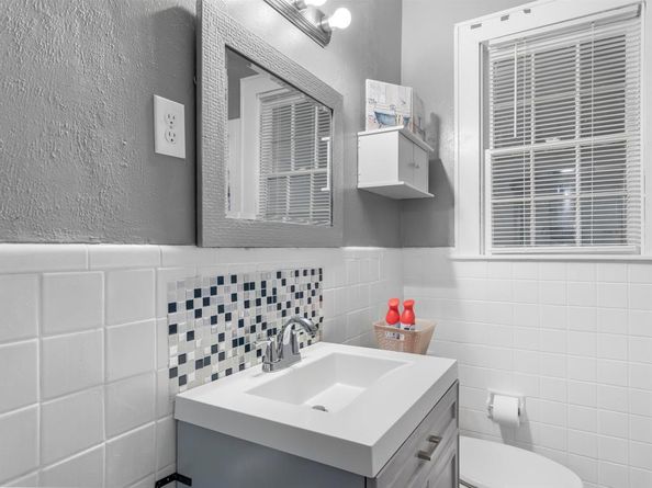 3029  Mecca  , Fort Worth Texas 76119