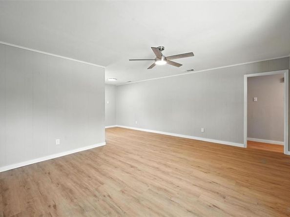 1613  White Oak Court , Denton Texas 76209