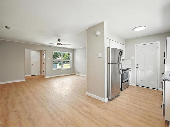 1613  White Oak Court , Denton Texas 76209