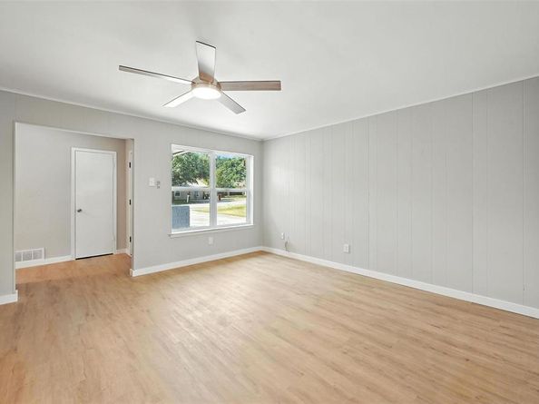 1613  White Oak Court , Denton Texas 76209