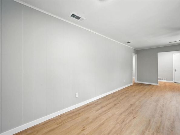 1613  White Oak Court , Denton Texas 76209