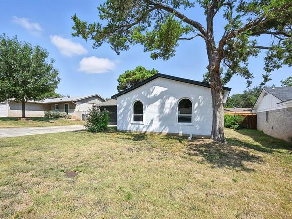 1613  White Oak Court , Denton Texas 76209