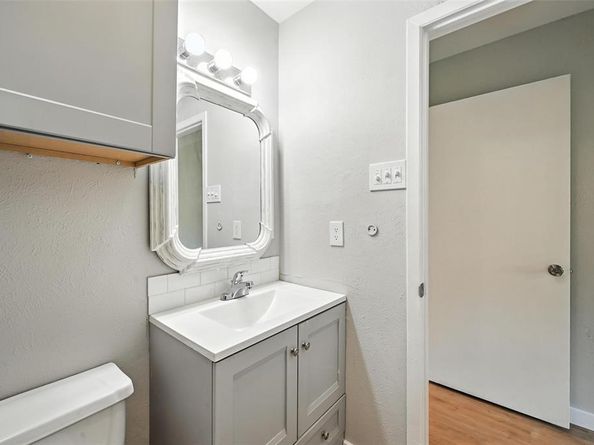 1613  White Oak Court , Denton Texas 76209