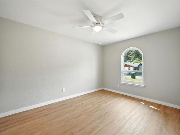 1613  White Oak Court , Denton Texas 76209