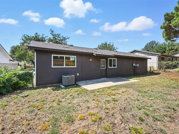 1613  White Oak Court , Denton Texas 76209