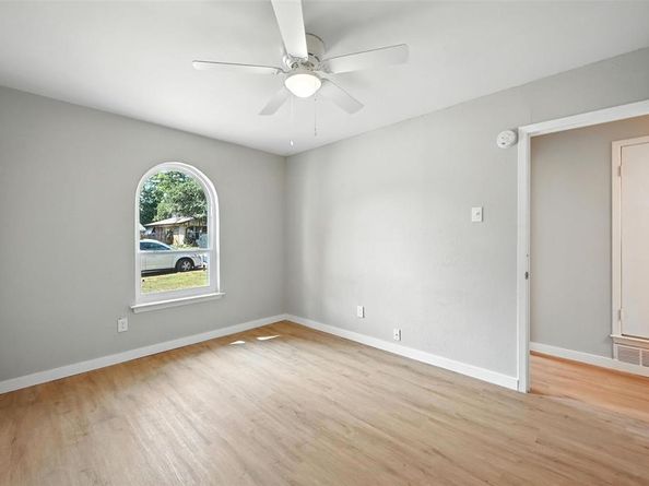 1613  White Oak Court , Denton Texas 76209