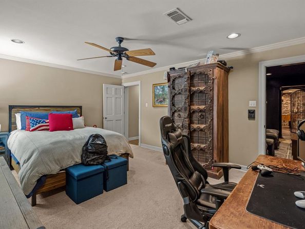425  Crestwood Drive , Fort Worth Texas 76107