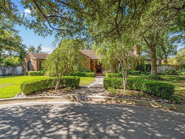 425  Crestwood Drive , Fort Worth Texas 76107
