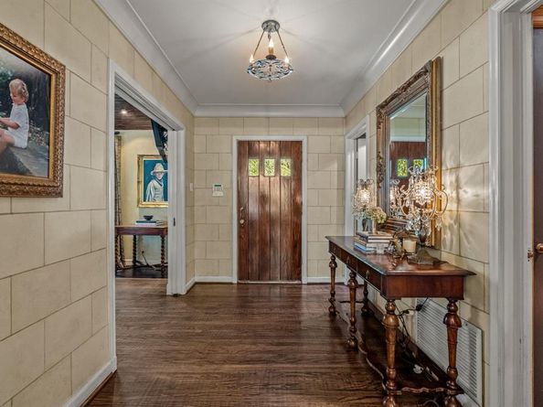 425  Crestwood Drive , Fort Worth Texas 76107