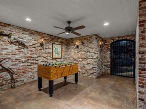 425  Crestwood Drive , Fort Worth Texas 76107