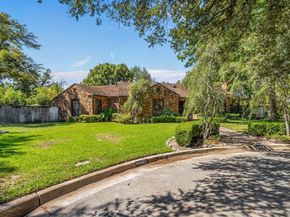 425  Crestwood Drive , Fort Worth Texas 76107