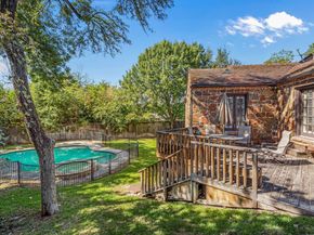 425  Crestwood Drive , Fort Worth Texas 76107