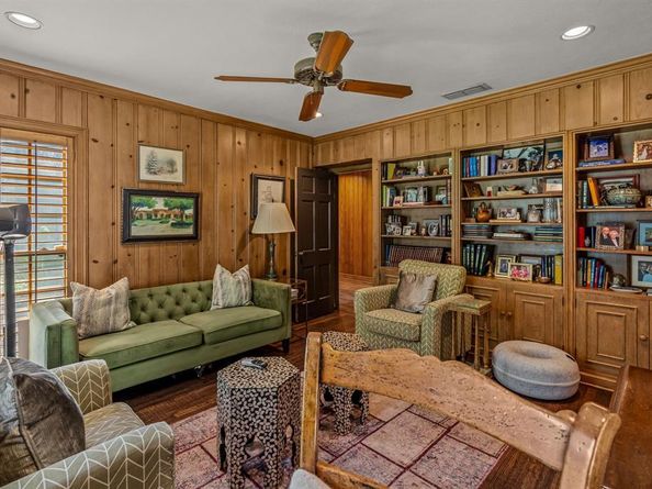 425  Crestwood Drive , Fort Worth Texas 76107