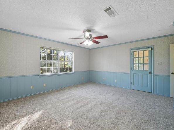 924  Ridgecrest Circle , Denton Texas 76205