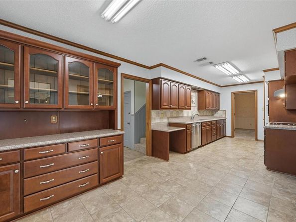 924  Ridgecrest Circle , Denton Texas 76205