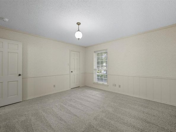 924  Ridgecrest Circle , Denton Texas 76205