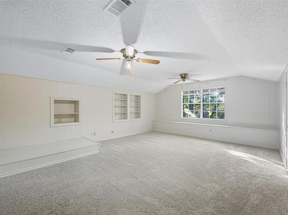 924  Ridgecrest Circle , Denton Texas 76205