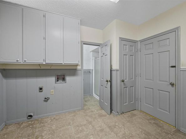 924  Ridgecrest Circle , Denton Texas 76205
