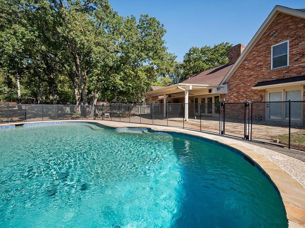 5116  Hidden Oaks Lane , Arlington Texas 76017