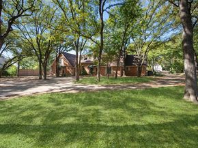 5116  Hidden Oaks Lane , Arlington Texas 76017