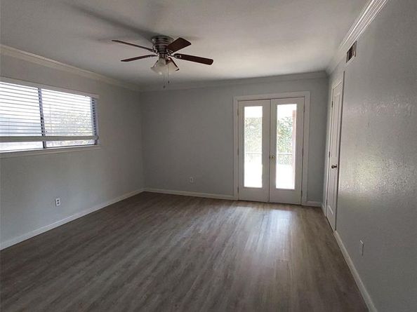 1253  Willow Glen Drive , Dallas Texas 75232